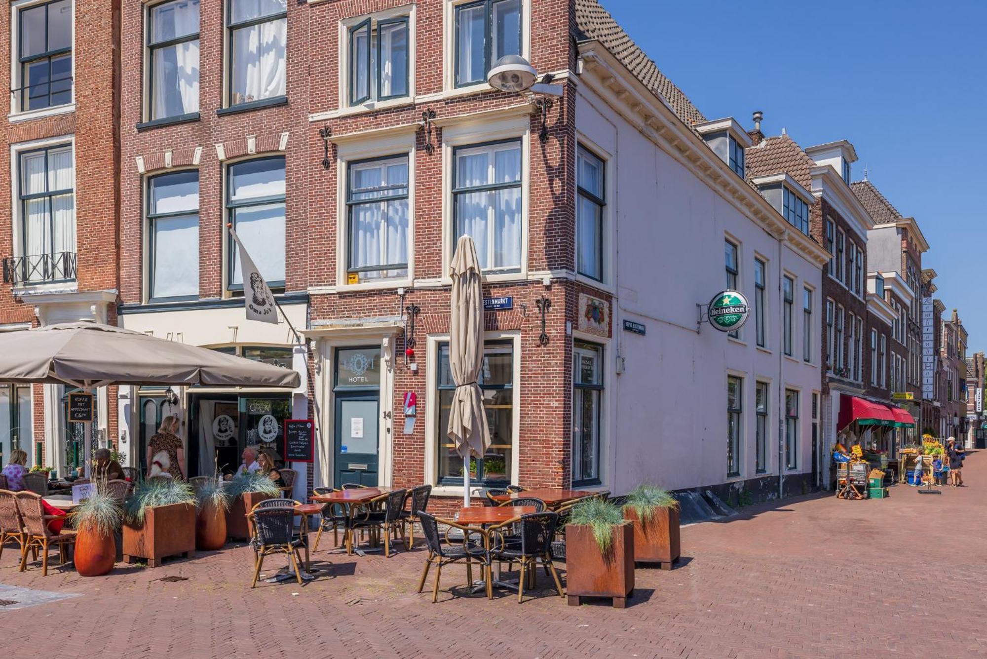 Lot 2* Leiden