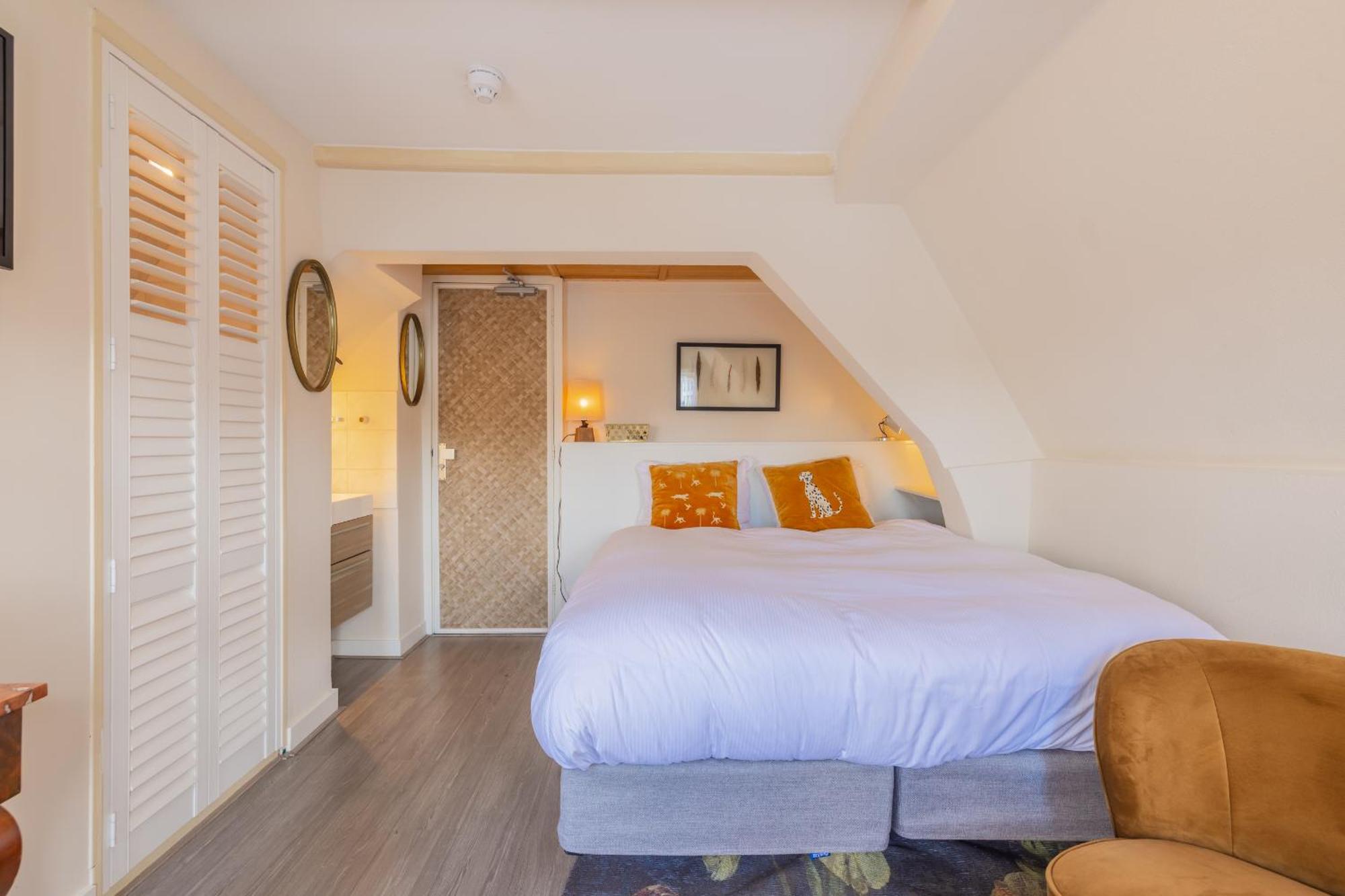 Lot Hotel